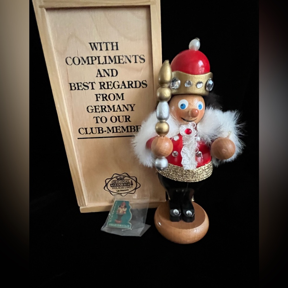EUC Steinbach Collectors Club Mini Nutcracker “LITTLE KING”Original Box & PIN